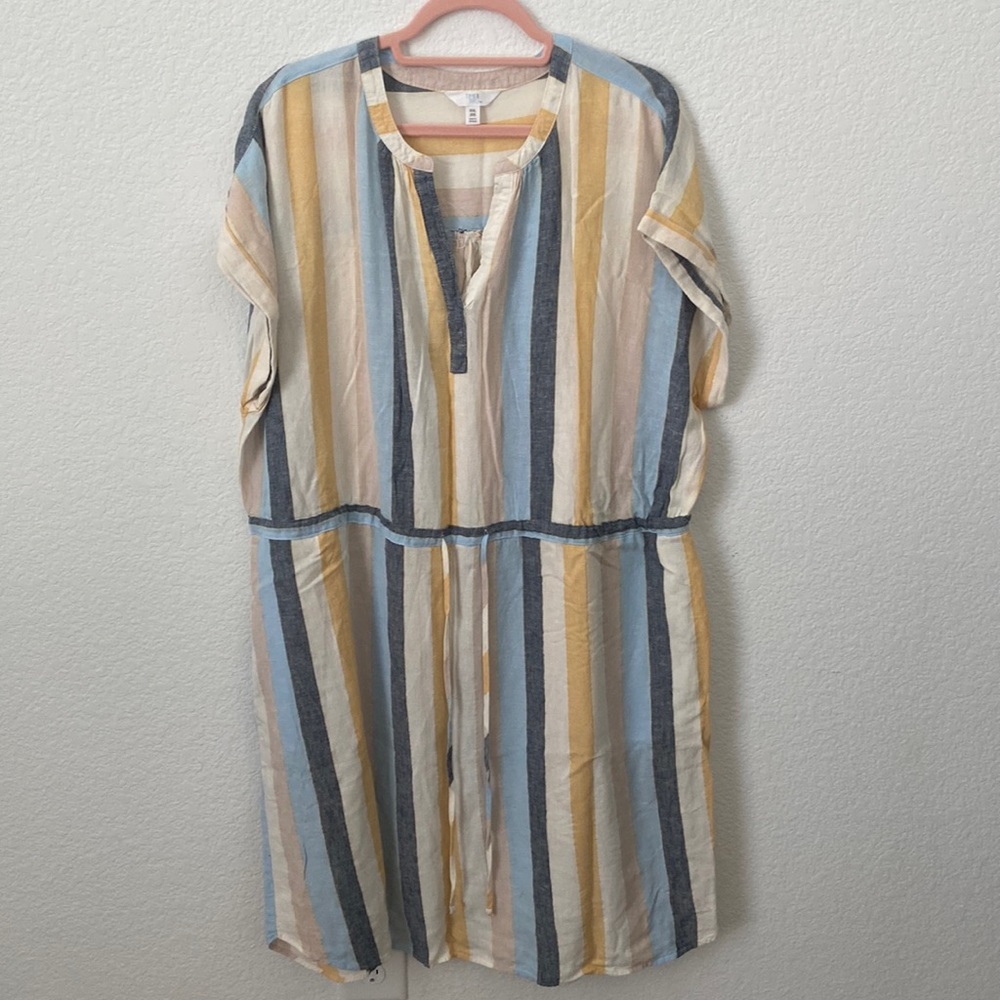 Knee length casual draw string dress. Size XXL (20). Bright color stripes.